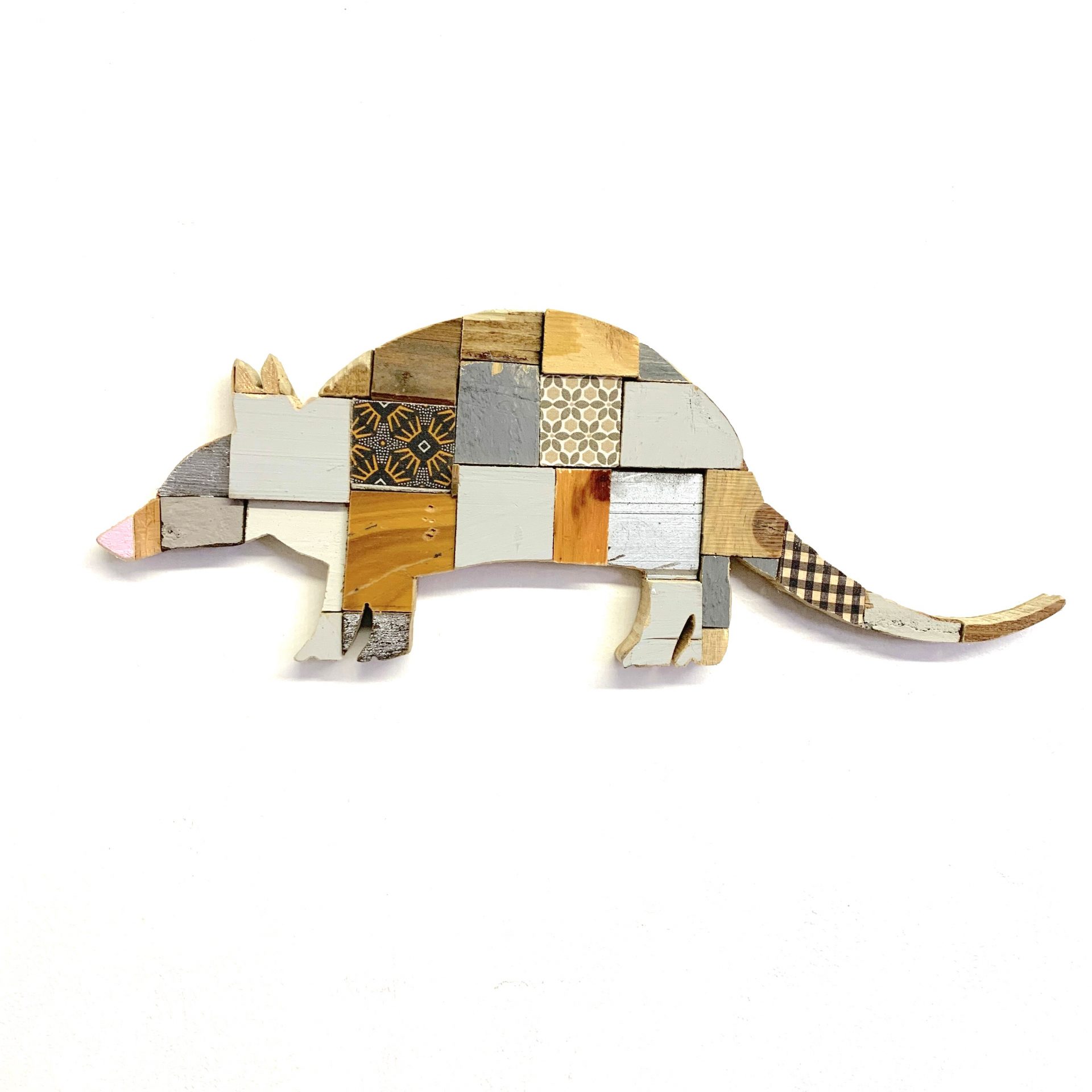BlocART Armadillo - Grey_Brown
